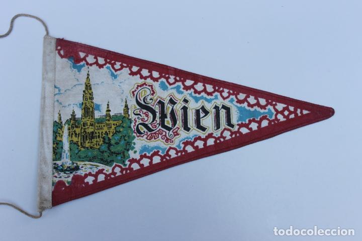 Bandierine di collezione: ANTIGUO BANDERIN VIENA, AUSTRIA, A&Ntilde;OS 60-70