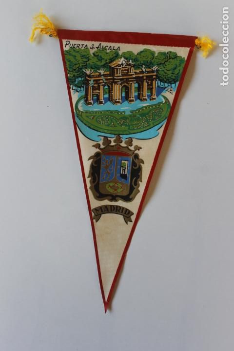 Bandierine di collezione: ANTIGUO BANDERIN PUERTA DE ALCALA MADRID, A&Ntilde;OS 60-70