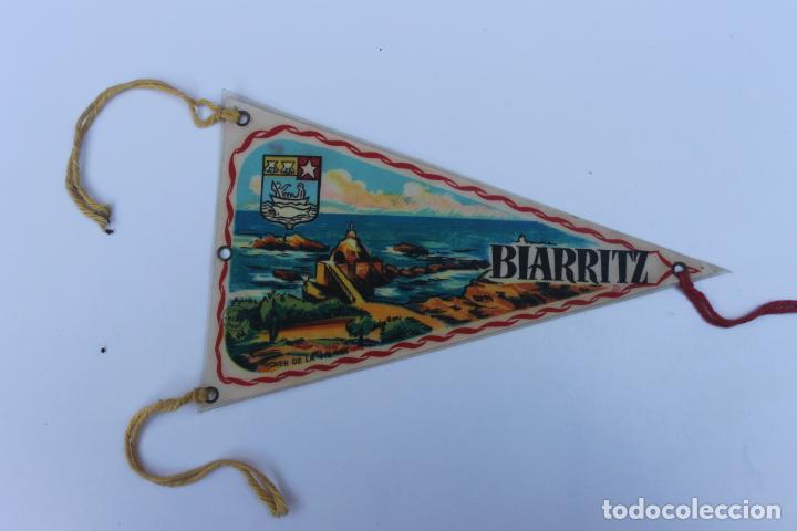 Bandierine di collezione: ANTIGUO BANDERIN BIARRITZ A&Ntilde;OS 60-70