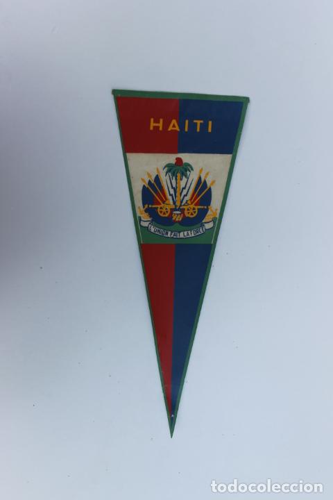 Fanions de collection: ANTIGUO BANDERIN, HAITI - L'UNION FAIT LA FORCE// LA UNION HACE LA FUERZA, A&Ntilde;OS 60-70