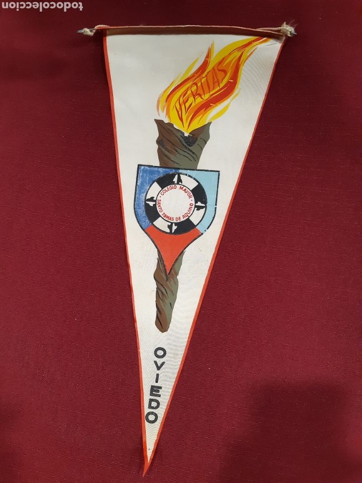 Fanions de collection: Banderin Colegio Mayor SANTO TOMAS DE AQUINO, OVIEDO, a&ntilde;os 60