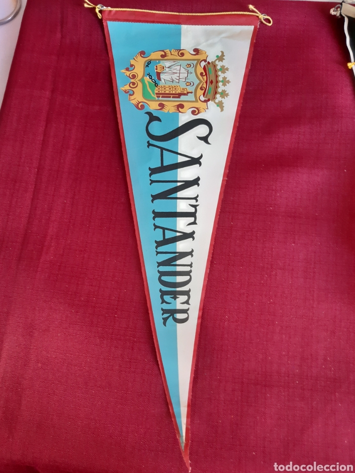 Sammlung von Wimpeln: Banderin SANTANDER. A&Ntilde;OS 60