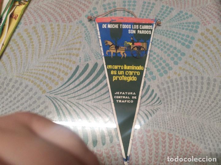 Bandierine di collezione: ANTIGUO BANDERIN JEFATURA CENTRAL DE TRAFICO MIREN FOTOS