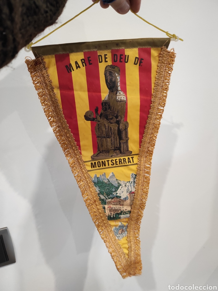 Bandierine di collezione: Antiguo bander&iacute;n virgen de Montserrat. 36cm