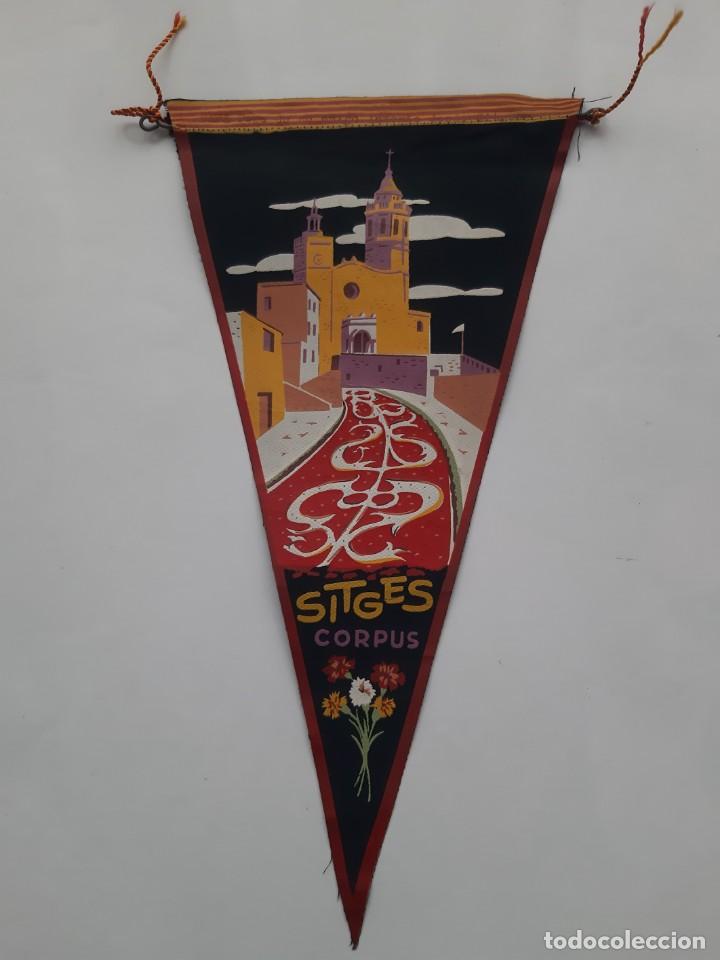 Bandierine di collezione: ANTIGUO BANDERIN DE TELA SITGES CORPUS