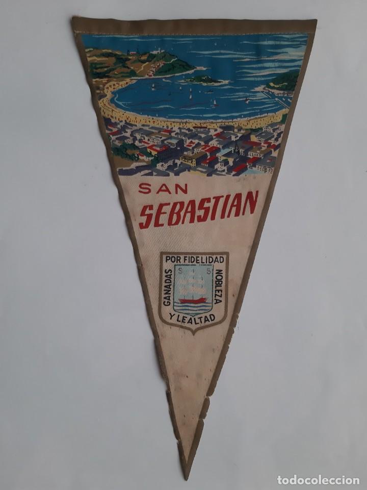 Bandierine di collezione: ANTIGUO BANDERIN DE TELA SAN SEBASTIAN GANADAS POR FIDELIDAD NOBLEZA Y LEALTAD TURISMO