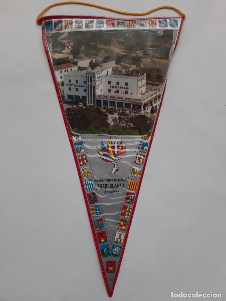 Bandierine di collezione: ANTIGUO BANDERIN DE PLASTICO CASTELLON TORREBLANCA RESTAURANTE MIRAMAR TURISMO