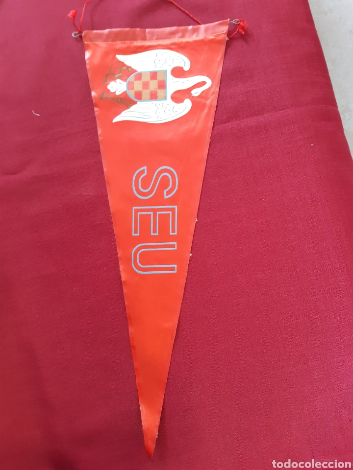 Bandierine di collezione: Banderin tela SEU, a&ntilde;os 60. Medidas 17x49x49cm. Buen estado