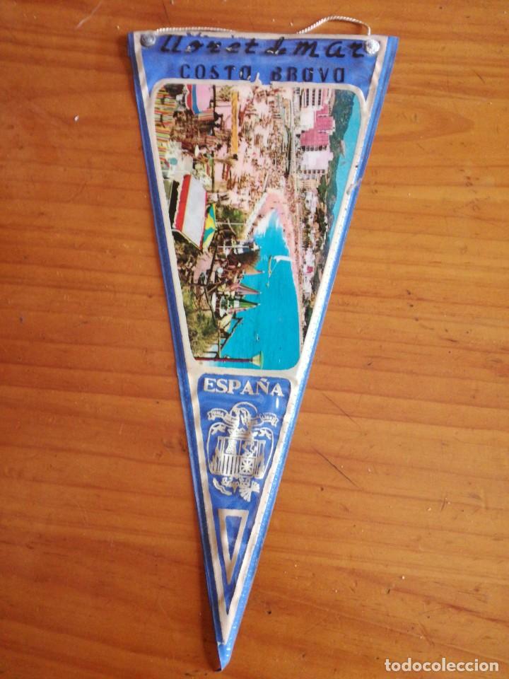 Bandierine di collezione: banderines de pobles deCatalunya. Lote 14 unidades. A&ntilde;os 60