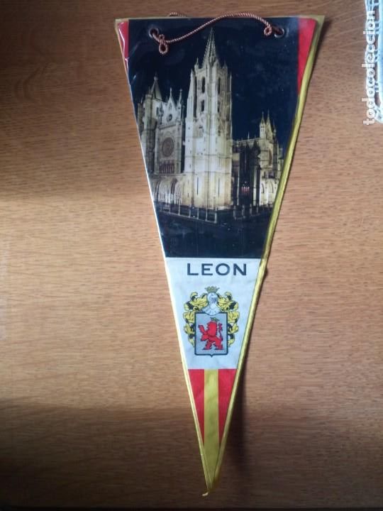 Bandierine di collezione: Antiguo bander&iacute;n Le&oacute;n