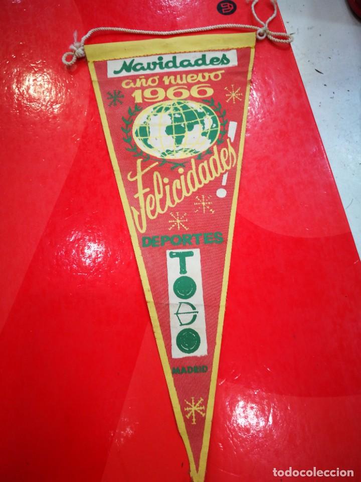 Galhardetes de cole&ccedil;&atilde;o: Bander&iacute;n DEPORTES TODO MADRID 1966 NAVIDADES
