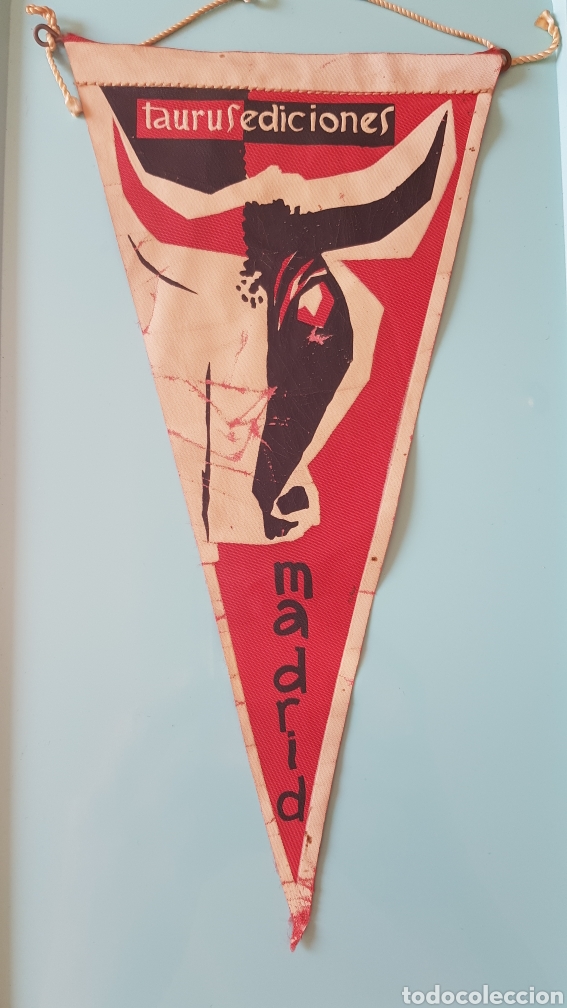 Galhardetes de cole&ccedil;&atilde;o: Bander&iacute;n TAURUS EDICIONES. MADRID. EDITORIAL. LIBROS.