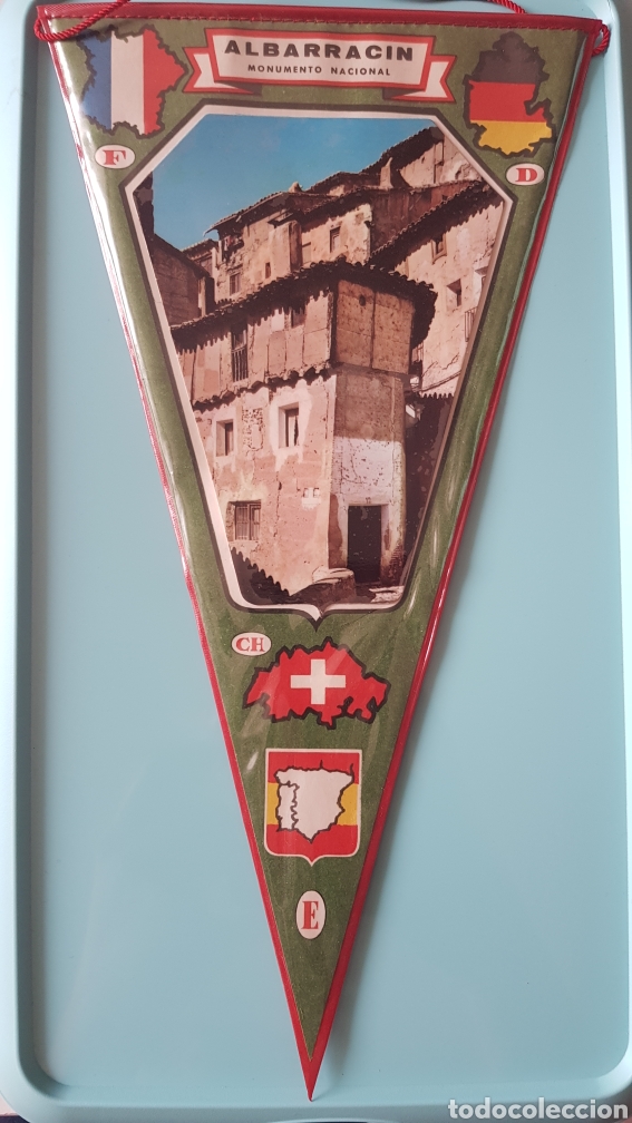 Galhardetes de cole&ccedil;&atilde;o: Bander&iacute;n ALBARRAC&Iacute;N. MONUMENTO NACIONAL. Plastificado.