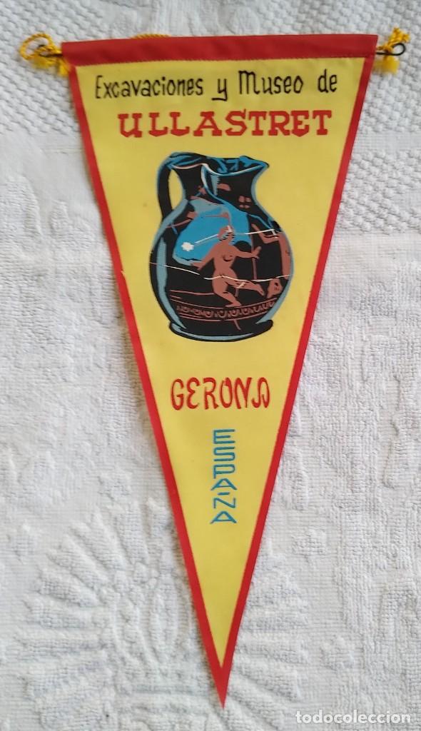 Bandierine di collezione: BANDERIN ESCAVACIONES Y MUSEO DE ULLASTRET. GERONA. A&Ntilde;OS 60. MUY BUEN ESTADO