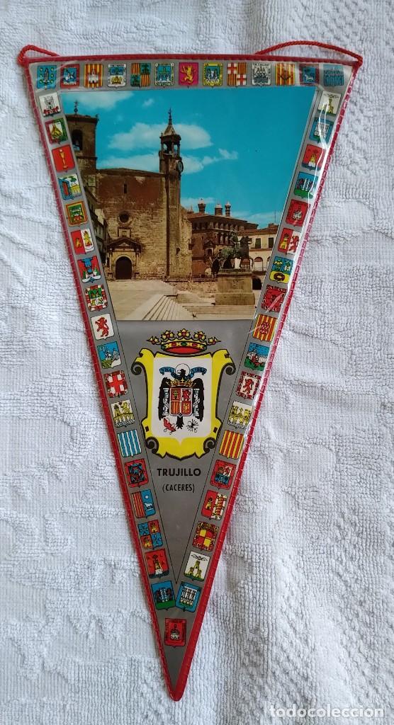 Sammlung von Wimpeln: BANDERIN. TRUJILLO. PLASTIFICADO. A&Ntilde;OS 60. BUEN ESTADO