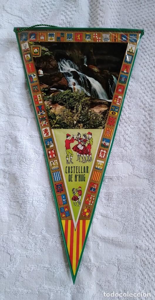 Sammlung von Wimpeln: BANDERIN. CASTELLAR DE N&acute;HUG. PLASTIFICADO. A&Ntilde;OS 60. BUEN ESTADO