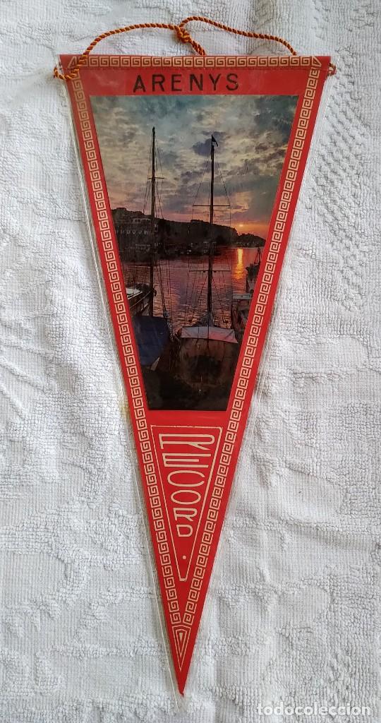 Sammlung von Wimpeln: BANDERIN. RECORD DE ARENYS. PLASTIFICADO. A&Ntilde;OS 70. BUEN ESTADO