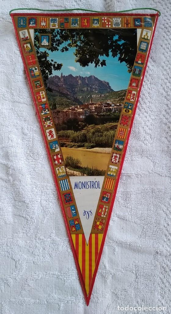 Sammlung von Wimpeln: BANDERIN. MONISTROL. PLASTIFICADO. A&Ntilde;OS 60. BUEN ESTADO