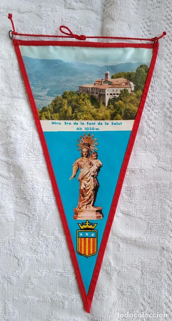 Sammlung von Wimpeln: BANDERIN. NUESTRA SE&Ntilde;RA DE LA FONT DE LA SALUT. DE TELA. A&Ntilde;OS 60. MUY BUEN ESTADO