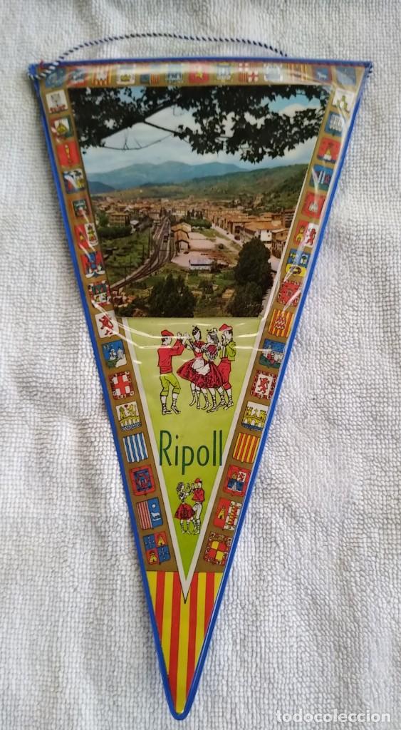 Sammlung von Wimpeln: BANDERIN. RIPOLL. PLASTIFICADO. A&Ntilde;OS 60. MUY BUEN ESTADO