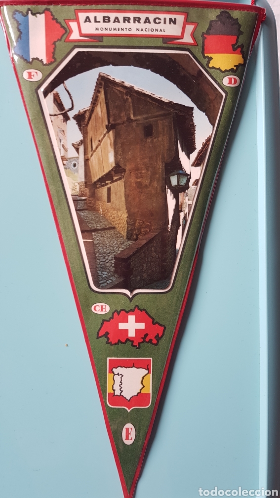 Sammlung von Wimpeln: Antiguo bander&iacute;n ALBARRAC&Iacute;N. Monumento Nacional.