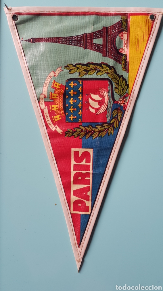Sammlung von Wimpeln: Bander&iacute;n PARIS.