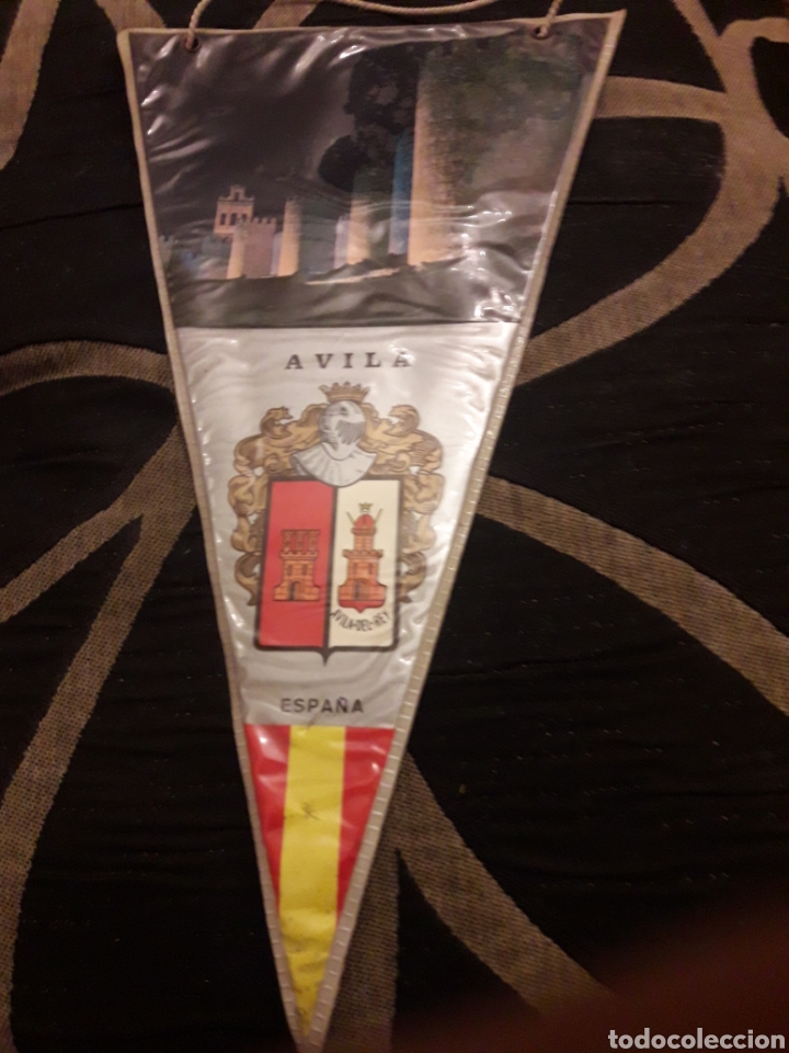 Galhardetes de cole&ccedil;&atilde;o: Antiguo bander&iacute;n de &Aacute;vila