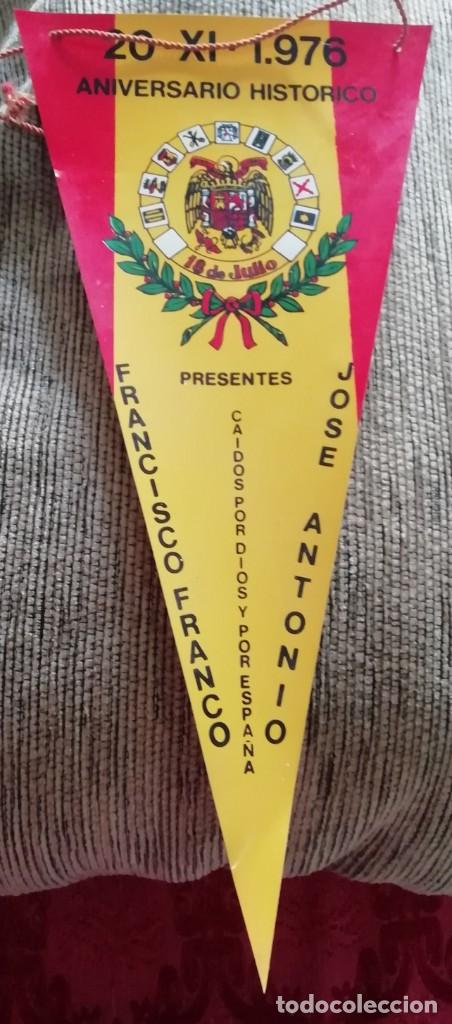 Galhardetes de cole&ccedil;&atilde;o: Banderin pl&aacute;stico aniversario hist&oacute;rico 20 11 1976 Franco y Jos&eacute; antonio