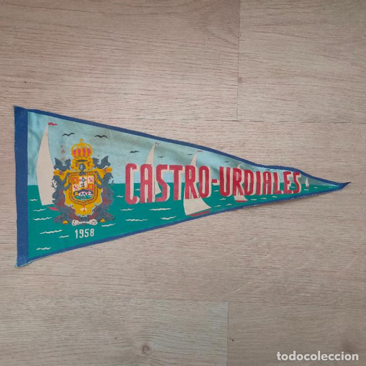 Fanions de collection: Banderin de Castro Urdiales de 1958. Grande, 35 cms.