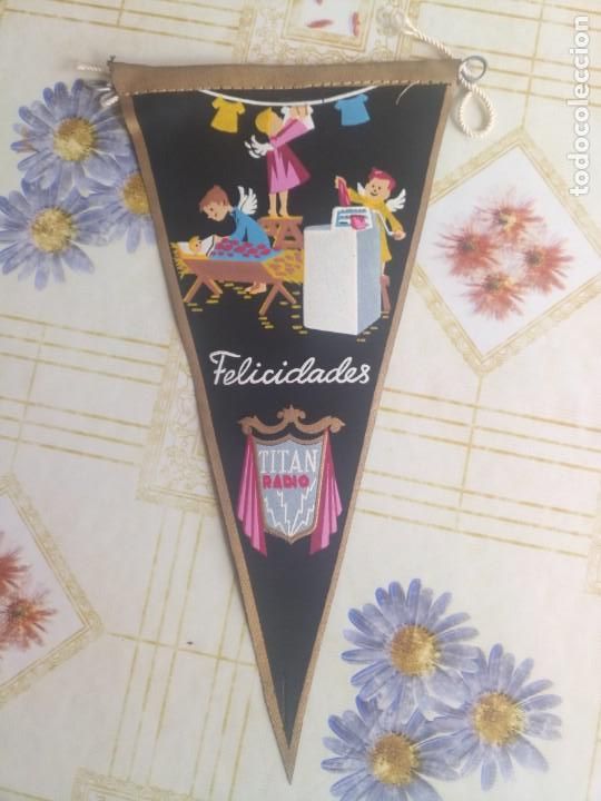 Galhardetes de cole&ccedil;&atilde;o: Rar&iacute;simo y &uacute;nico bander&iacute;n navide&ntilde;o radio titan