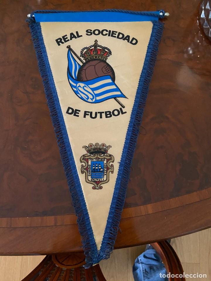 Galhardetes de cole&ccedil;&atilde;o: banderin real sociedad de futbol antiguo muy buen estado
