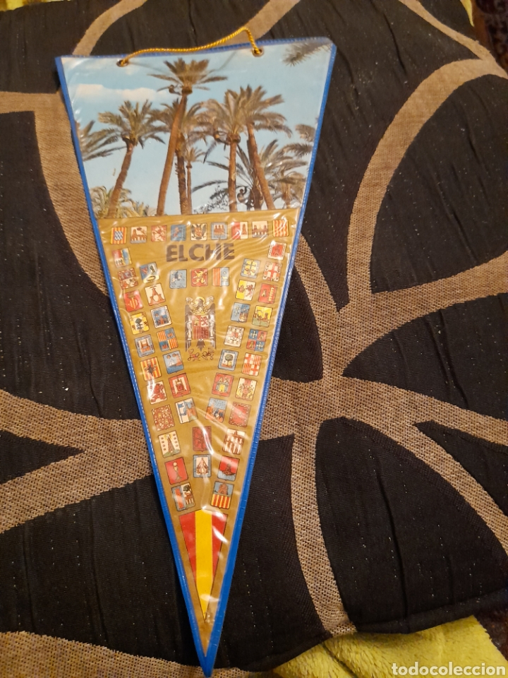 Fanions de collection: Antiguo banderin de Elche