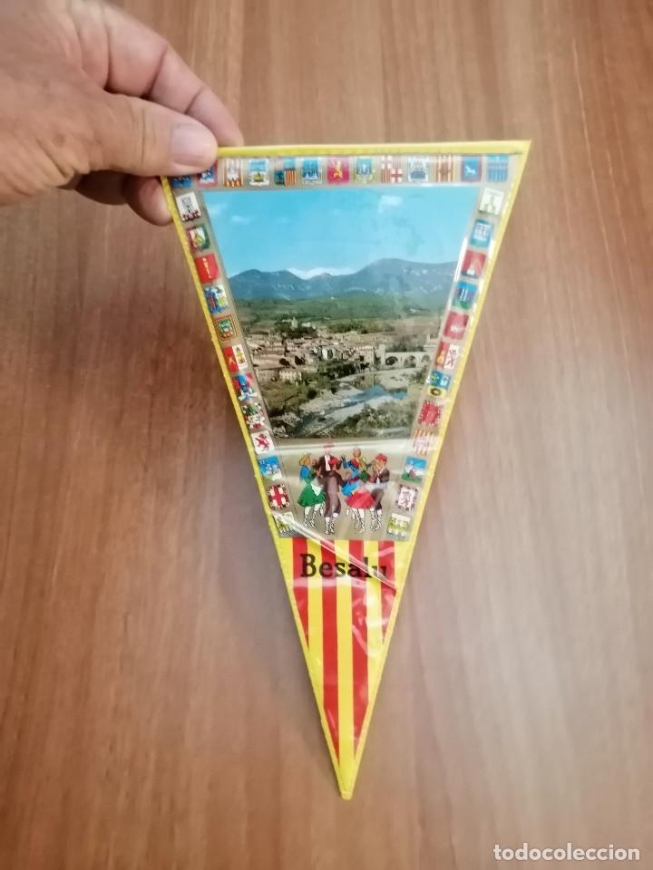 Sammlung von Wimpeln: BANDERIN DE BESALU