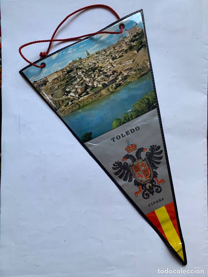 Sammlung von Wimpeln: BANDER&Iacute;N. RECUERDO, VISTA DE TOLEDO. ESPA&Ntilde;A. POSTAL Y PL&Aacute;STICO.