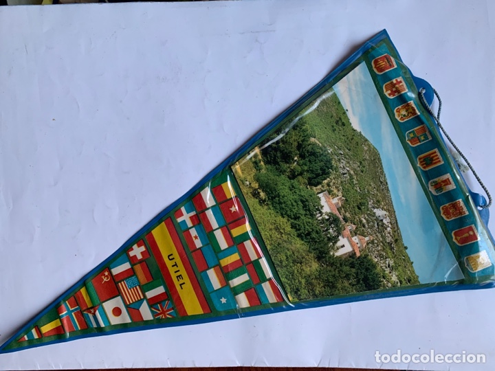 Sammlung von Wimpeln: BANDER&Iacute;N. RECUERDO DE UTIEL. VALENCIA. VISTA SANTUARIO NTRA. SRA. DEL REMEDIO. POSTAL Y PL&Aacute;STICO.