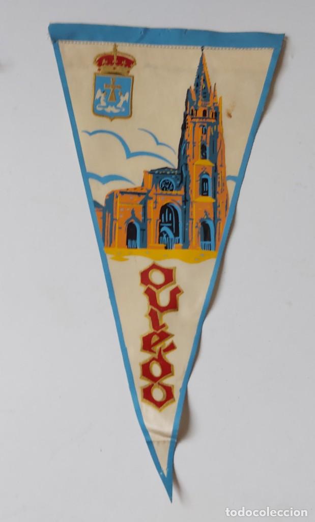 Fanions de collection: ANTIGUO BANDERIN DE OVIEDO - 27 CM DE ALTO - LE FALTA LA CUERDA PARA COLGAR -