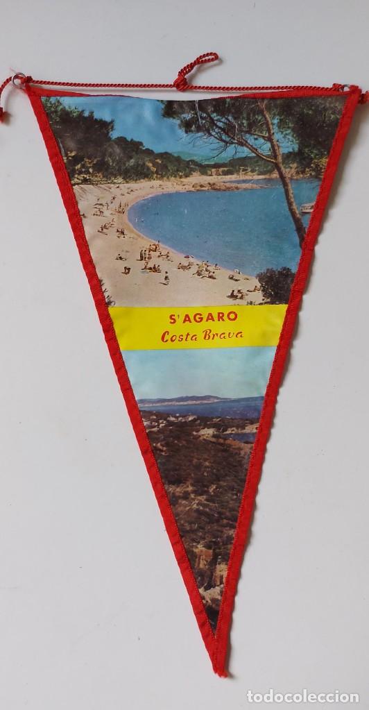 Fanions de collection: ANTIGUO BANDERIN DE S'AGARO COSTA BRAVA - 24 CM DE ALTO - A&Ntilde;OS 60 - EN BUEN ESTADO -