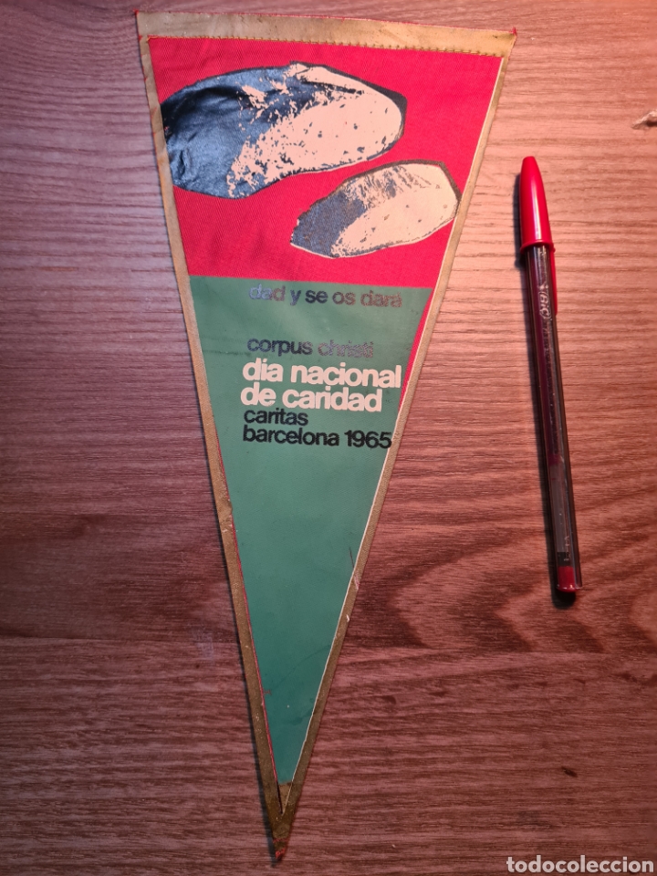 Banderines de colecci&oacute;n: BANDERIN CORPUS CHRISTI DAD Y SE OS DARA DIA NACIONAL DE LA CARIDAD BARCELONA 1965