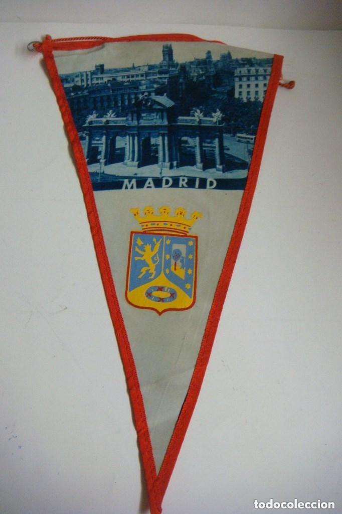Collection pennants: BANDERIN A&Ntilde;O 60 DE MADRID PUERTA DE ALCALA -(&)