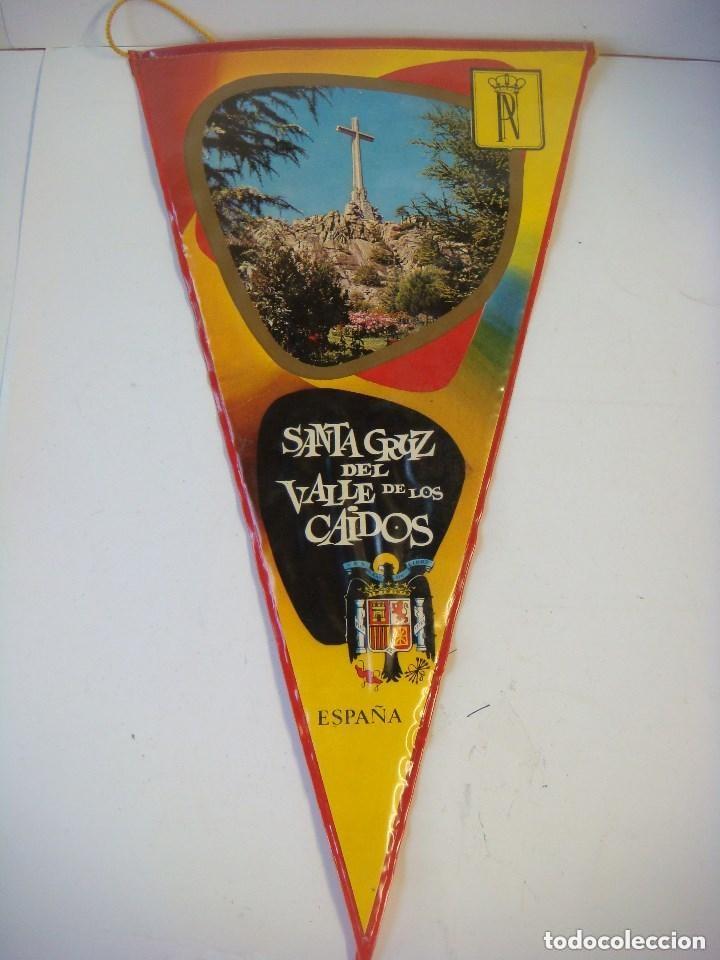 Collection pennants: BANDERIN DE LOS A&Ntilde;OS 60 PLASTIFICADO DE SANTA CRUZ DEL VALLE DE LOS CAIDOS -(&)