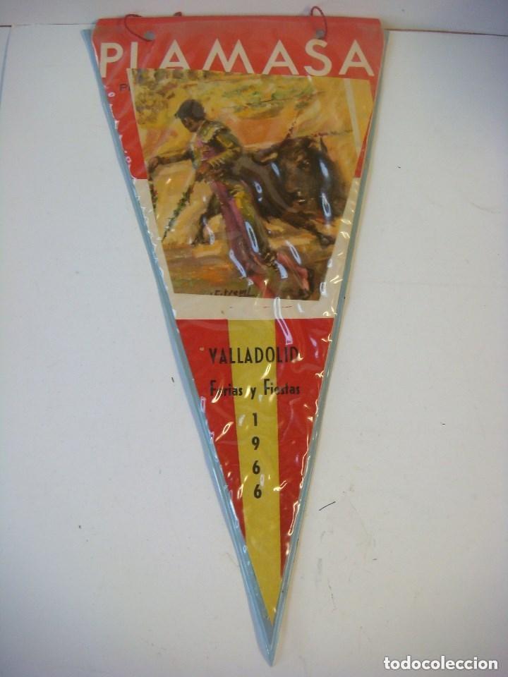 Collection pennants: BANDERIN DE LOS A&Ntilde;OS 60 PLASTIFICADO DE FERIAS Y FIESTAS VALLADOLID 1966 -(&)
