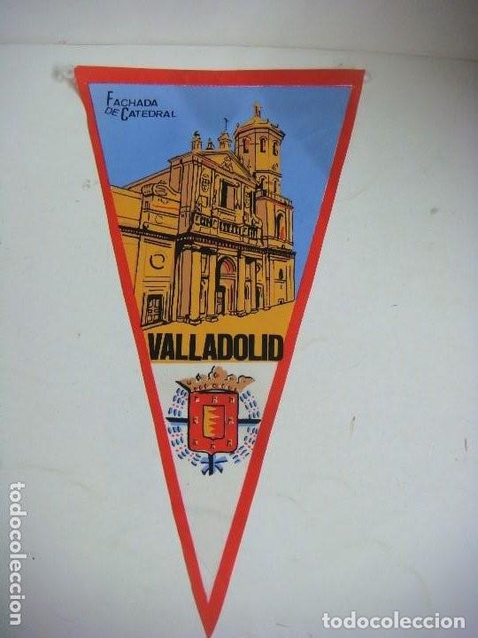 Collection pennants: BANDERIN DE LOS A&Ntilde;OS 60-70 DE FACHADA DE LA CATEDRAL VALLADOLID -(&)