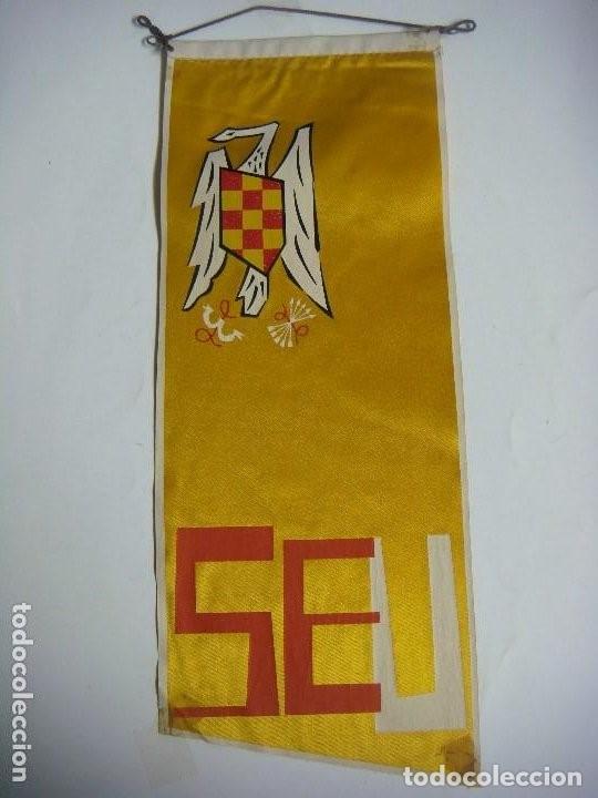 Collection pennants: BANDERIN DE LOS A&Ntilde;OS 60 EN TELA DE SEU- COLOR AMARILLO -/&)