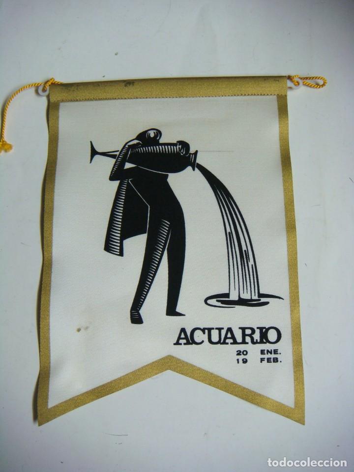 Galhardetes de cole&ccedil;&atilde;o: BANDERIN EN TELA A&Ntilde;OS 60-SIGNO ZODIACO ACUARIO