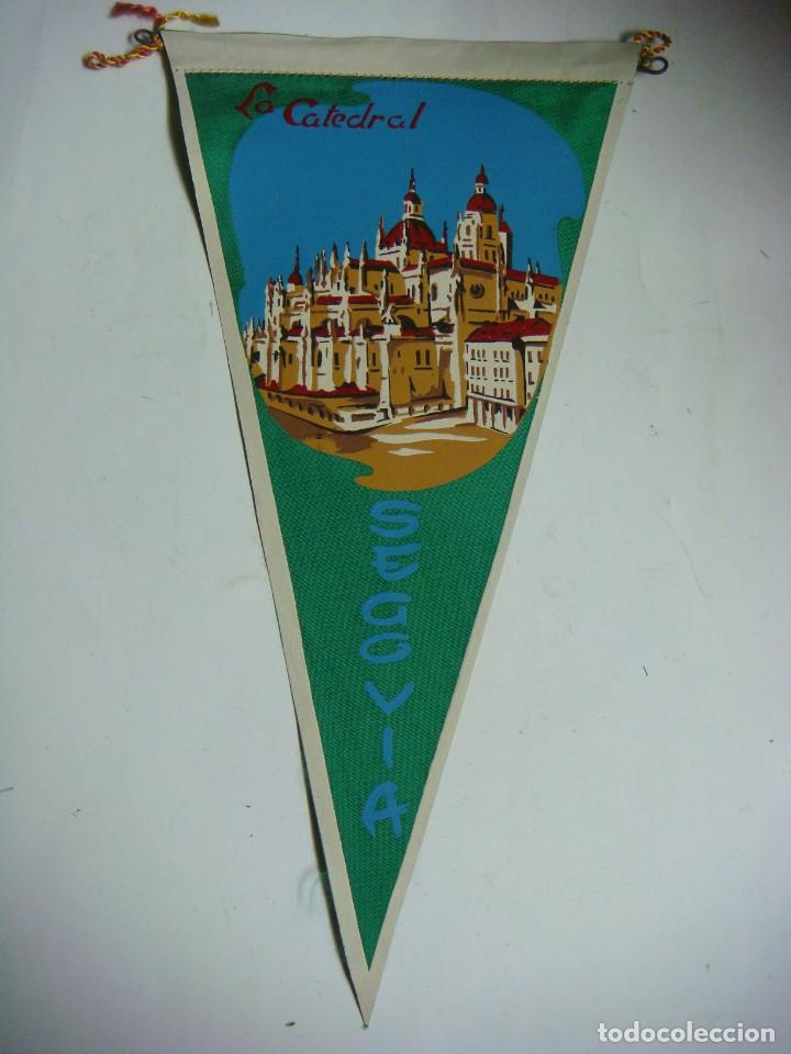 Galhardetes de cole&ccedil;&atilde;o: BANDERIN EN TELA A&Ntilde;OS 60-LA CATEDRAL SEGOVIA