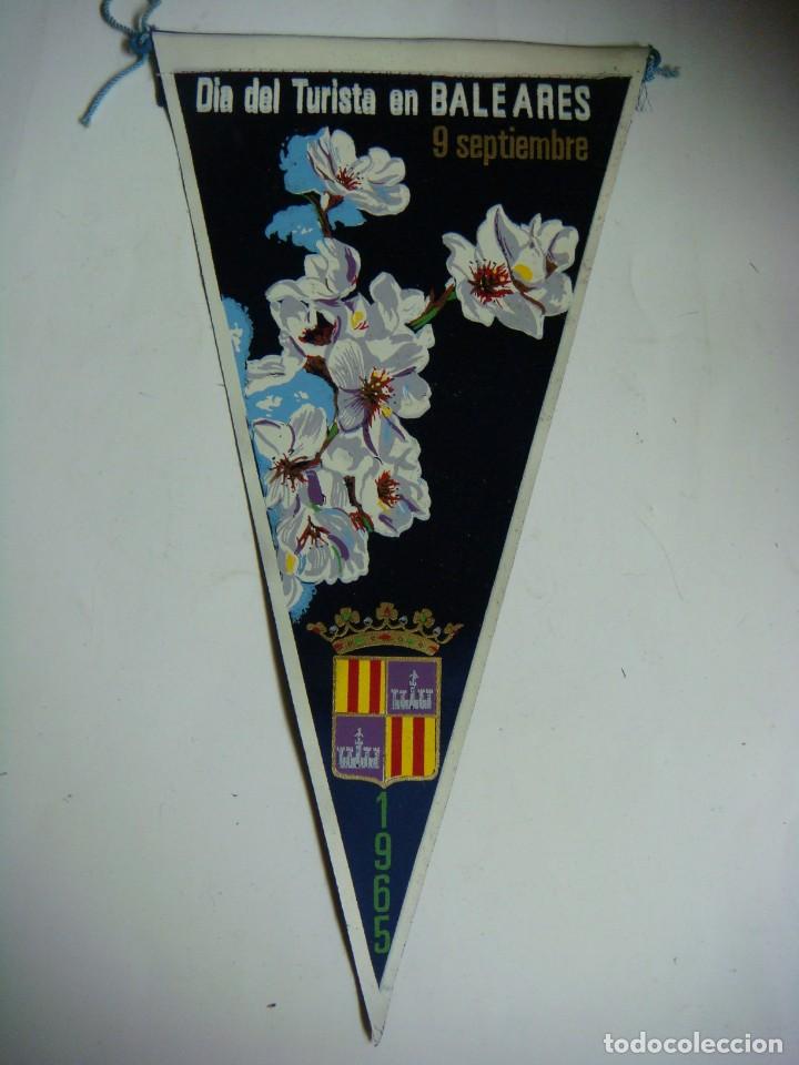 Bandierine di collezione: BANDERIN EN TELA A&Ntilde;OS 60-DIA DEL TURISTA BALEARES 9 SEPTIEMBRE 1965