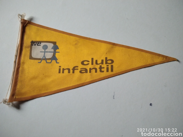 Sammlung von Wimpeln: Bander&iacute;n tve Club infantil