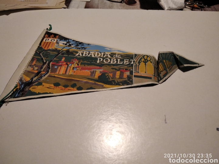 Sammlung von Wimpeln: Bander&iacute;n abadia de Poblet