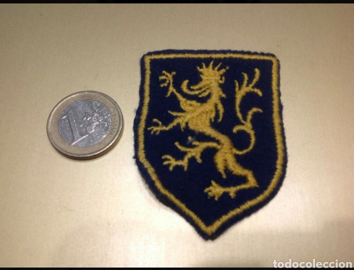 Banderines de colecci&oacute;n: ESCUDO LE&Oacute;N (BORDADO) - Foto 2