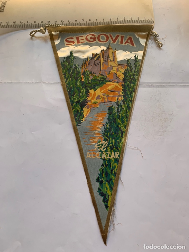 Fanions de collection: BANDER&Iacute;N. SEGOVIA. EL ALCAZAR. LUCHI.